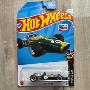 Hot wheels '67 Lotus Type 49 Car - Green n yellow